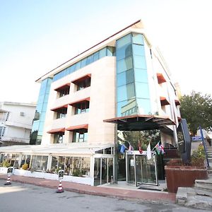 Grand Nora Hotel